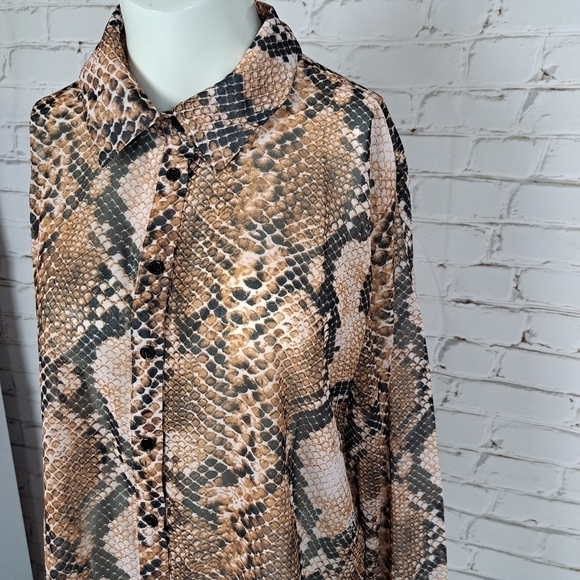 Fashion Nova Sariyah Snakeskin Shirt - Picture 6 of 12